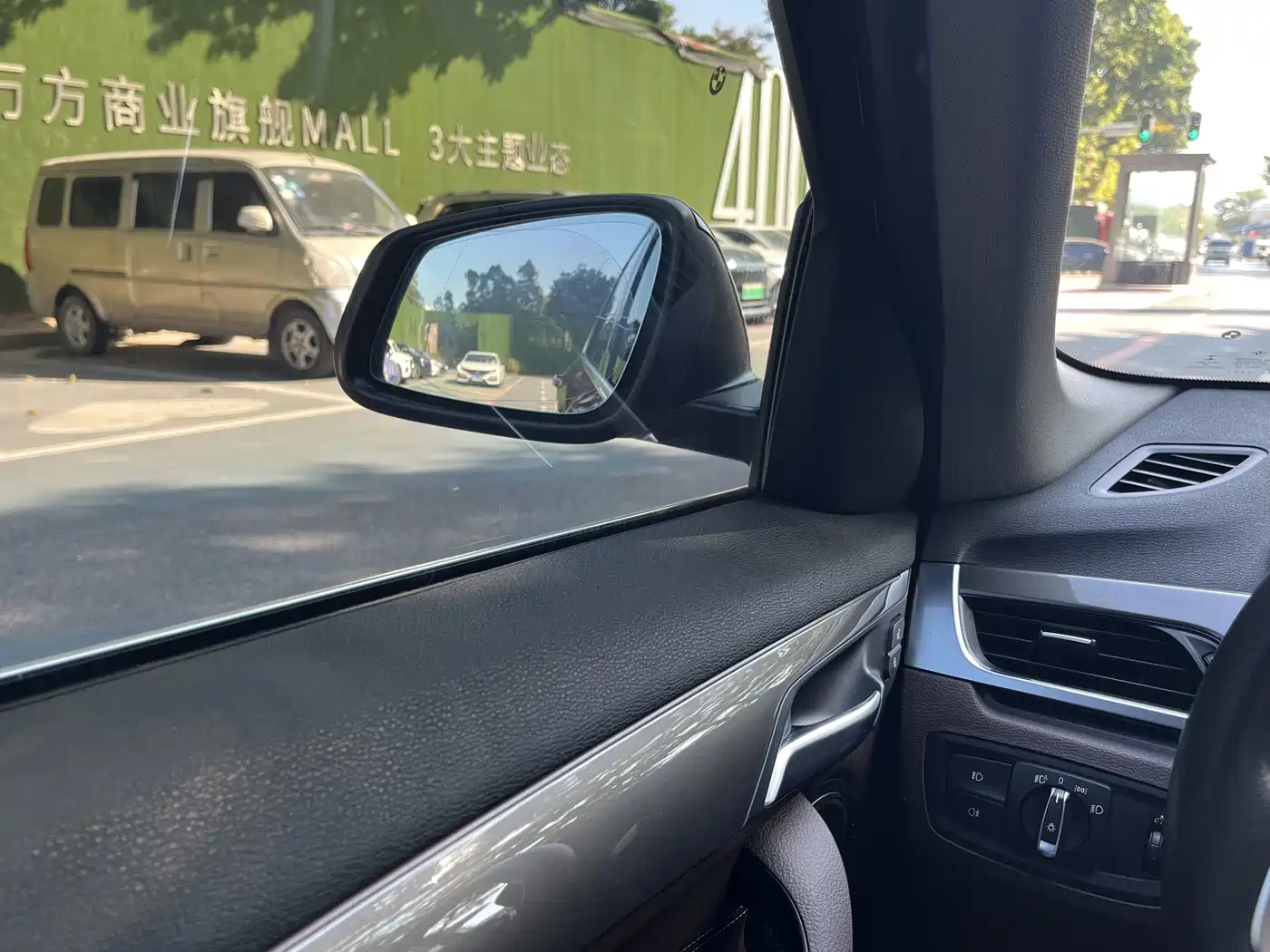 BMW X1 2019 sDrive18Li Premium Model фото 26