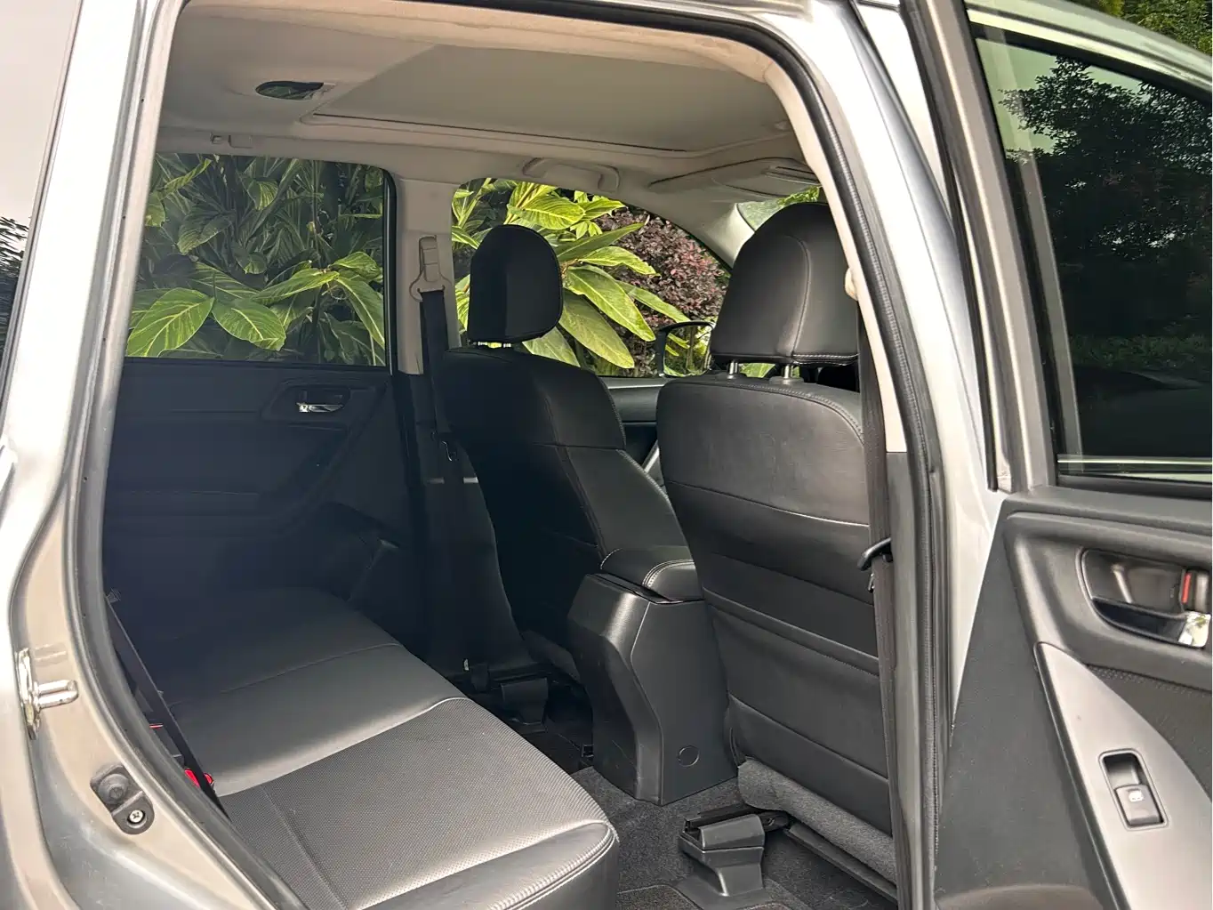 Subaru Forester 2013 2.5i Automatic Luxury Edition фото 8