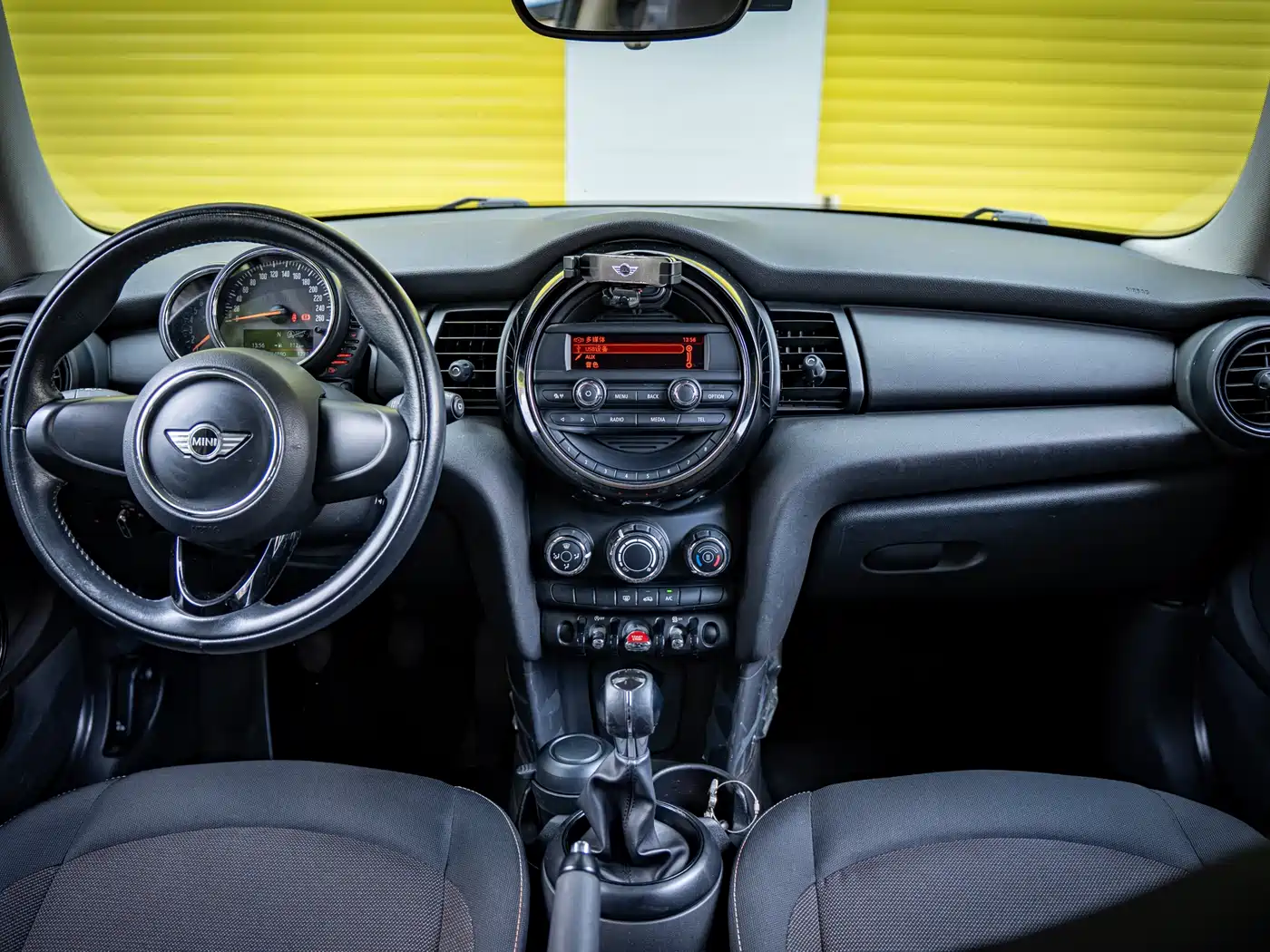 MINI 2015 1.2T Manual ONE фото 9