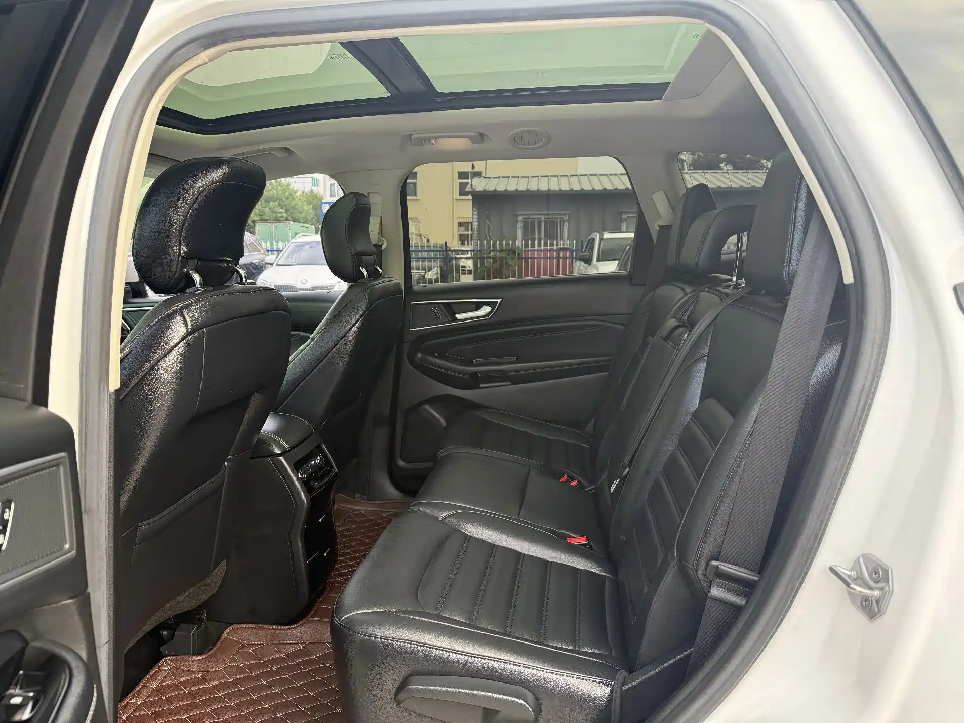 Фото 6 - Ford Edge