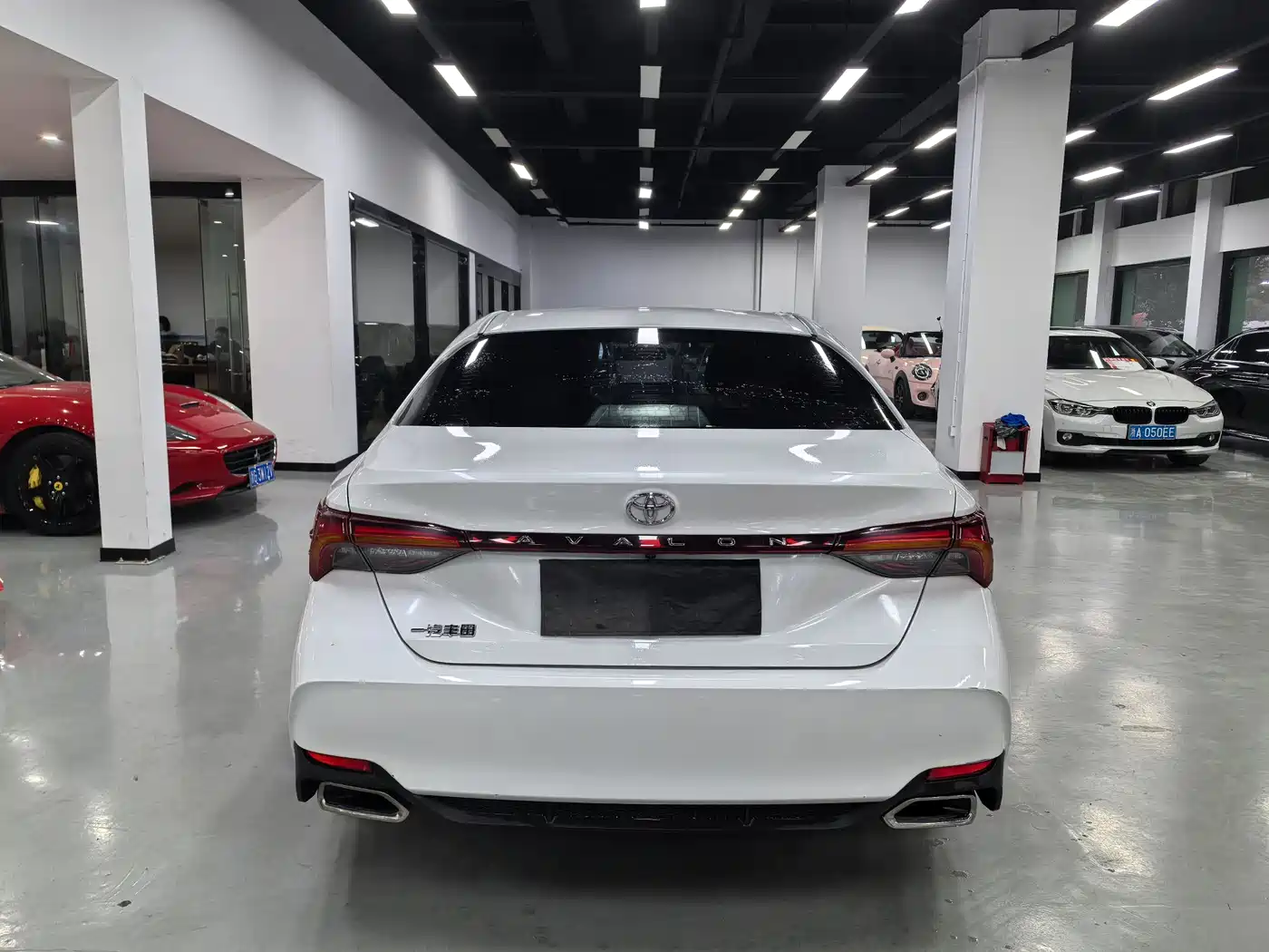 Toyota Avalon 2022 2.0L Luxury Edition фото 6