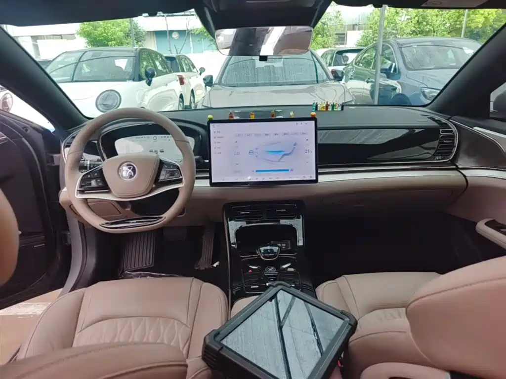 BYD Han 2025 Model EV 605KM Premium Version фото 10