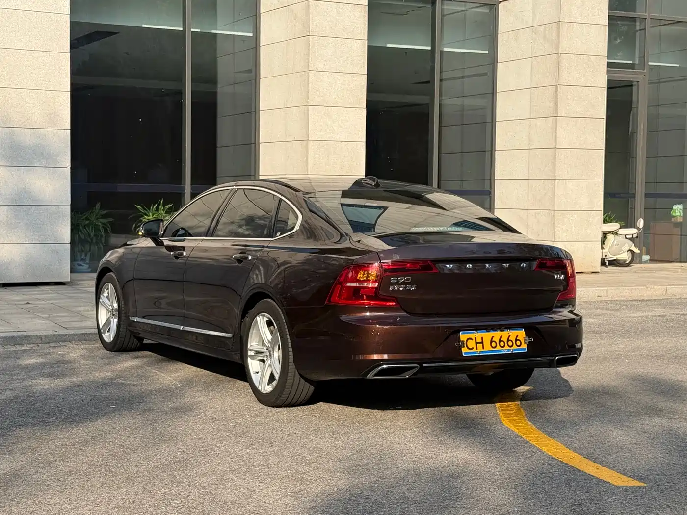 صورة 18 - Volvo S90