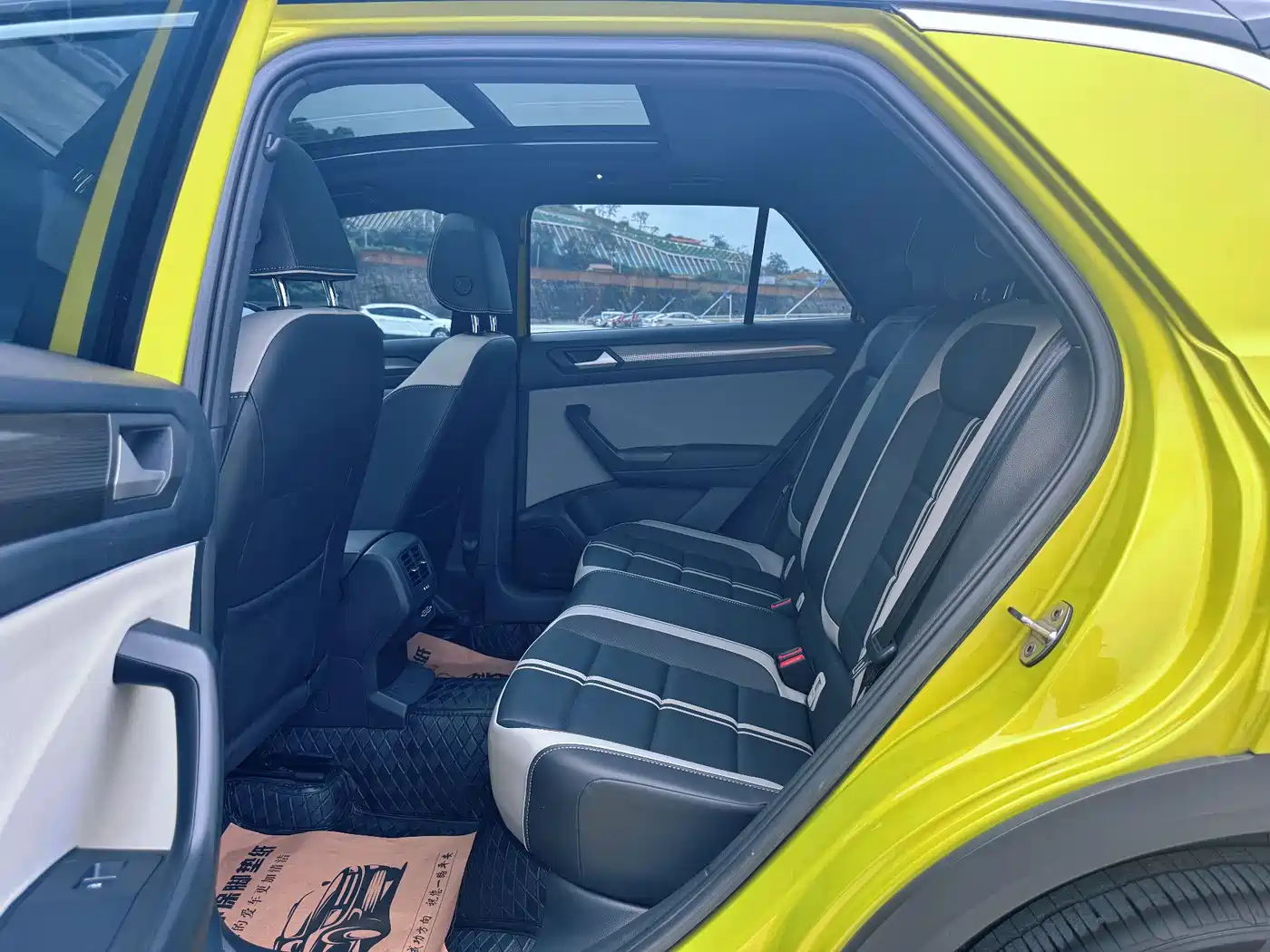 Volkswagen T-ROC 2023 300TSI DSG 2WD Starlight Edition фото 12