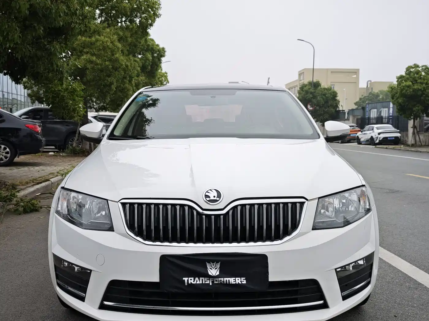 Škoda Octavia 2017 1.6L Automatic Smart Edition фото 2