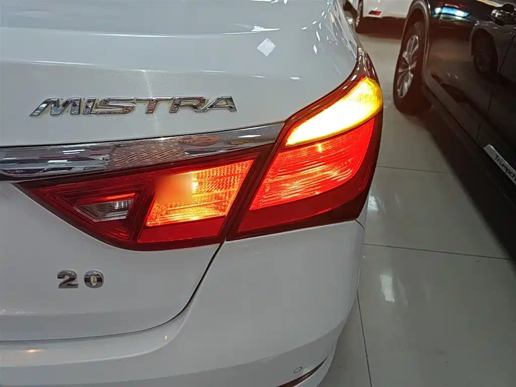 Hyundai Mistra 2014 1.8L Auto Smart GLS фото 8