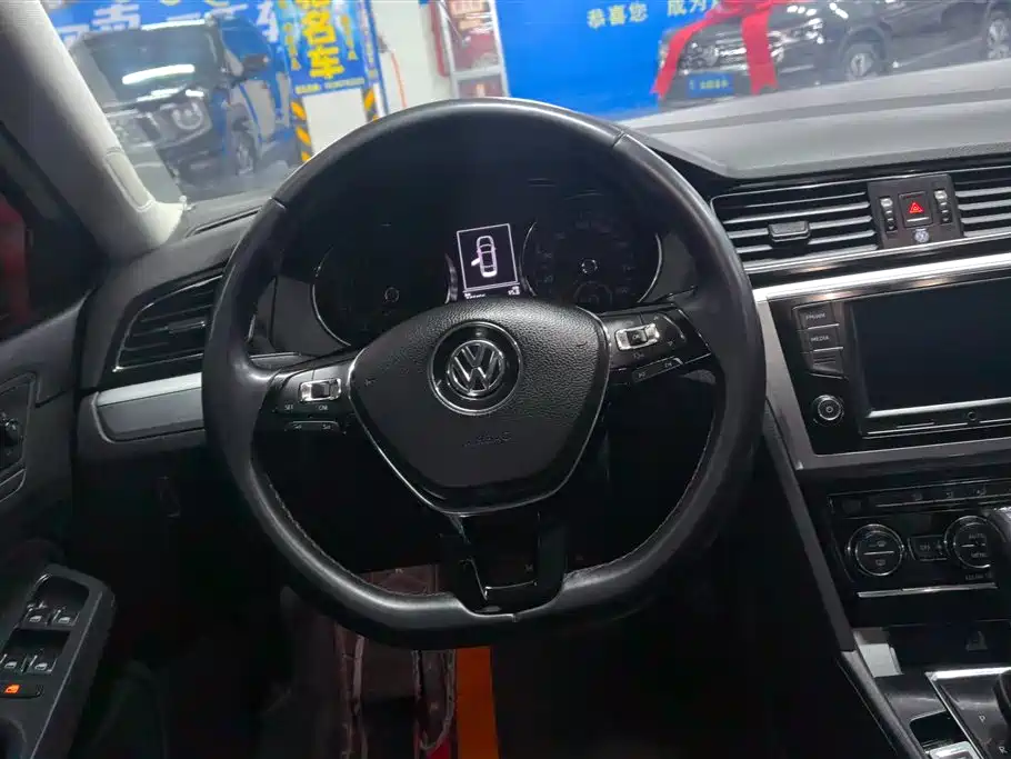 Volkswagen Lamando 2017 280TSI DSG Comfort Edition фото 15