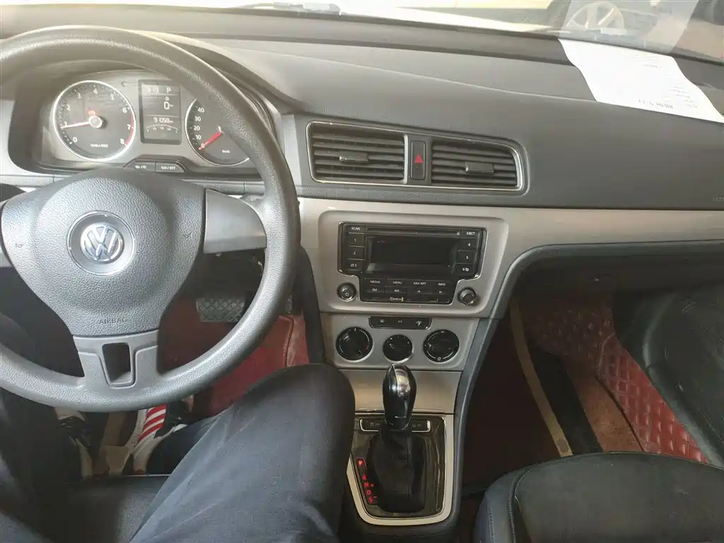 Volkswagen Lavida Tour 2013 1.6L Automatic Comfort фото 10