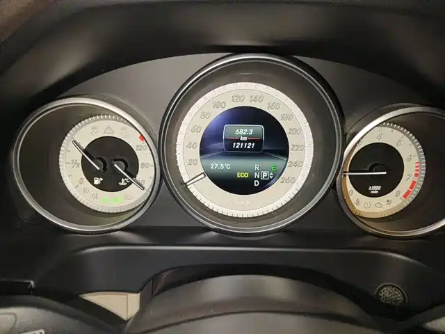 Mercedes-Benz E-Class 2015 E 200 L Sport — фото 4