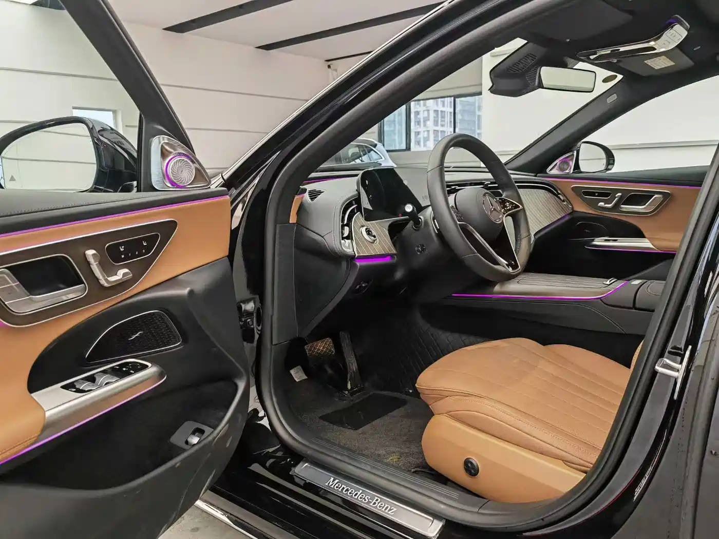 Mercedes-Benz E-Class 2024 E 300 L Fashion фото 3