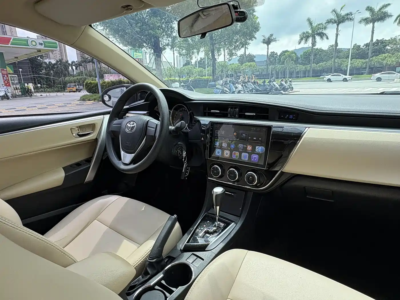Toyota Corolla 2017 Facelift 1.6L S-CVT GL фото 8