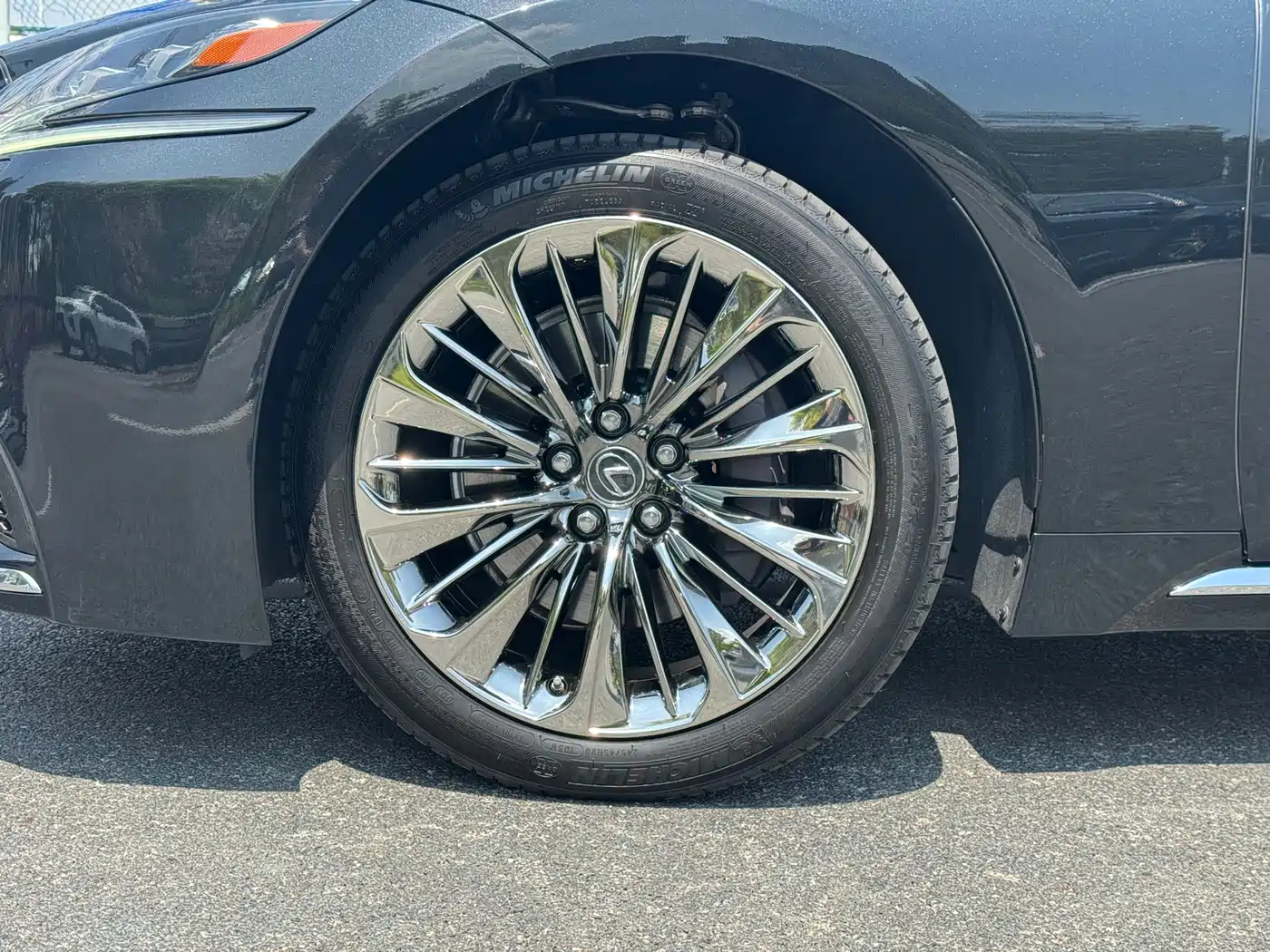 Lexus LS 2018 500h Executive Edition China V фото 19