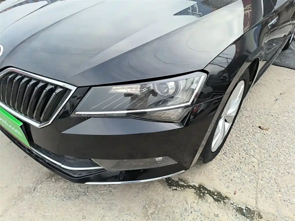 Škoda Superb 2016 TSI280 DSG Pioneer Edition фото 24