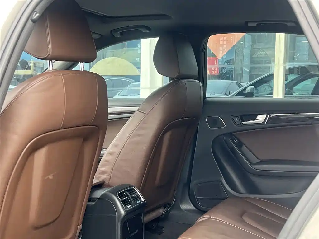Audi A4L 2016 35 TFSI Collector's Edition S line Comfort фото 8