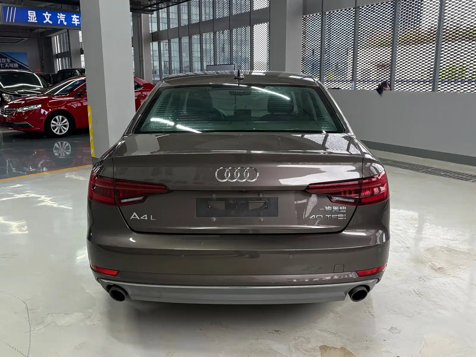 Фото 14 - Audi A4L