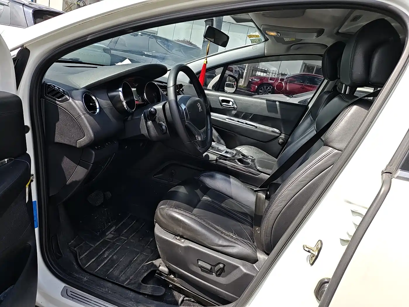Peugeot 3008 2013 2.0L Automatic Trend Edition фото 2