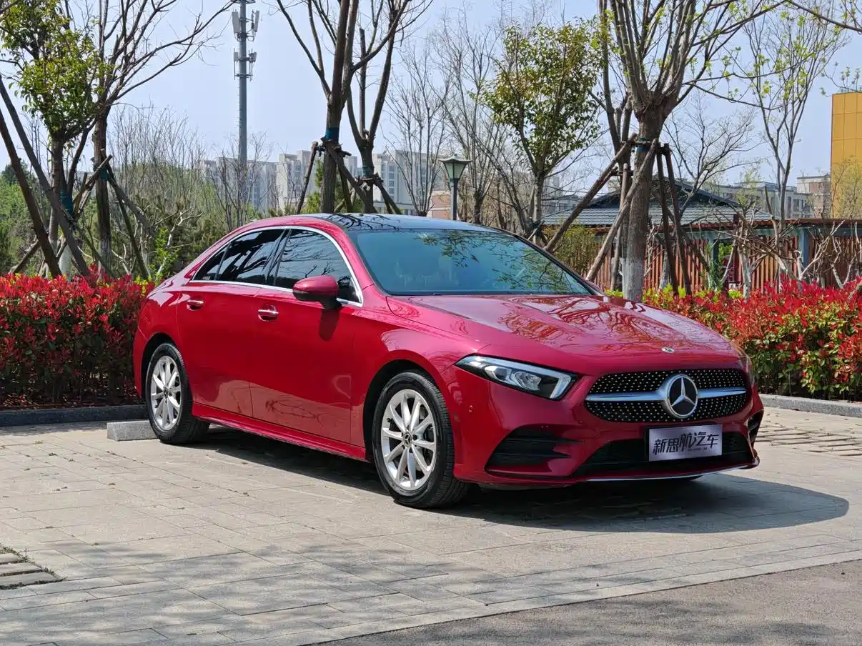 Mercedes-Benz A-Class 2020 A 200 L Sport Sedan фото 5