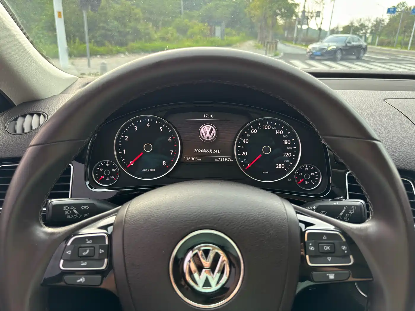 Volkswagen Touareg 2017 3.0TSI Explorer Edition фото 4