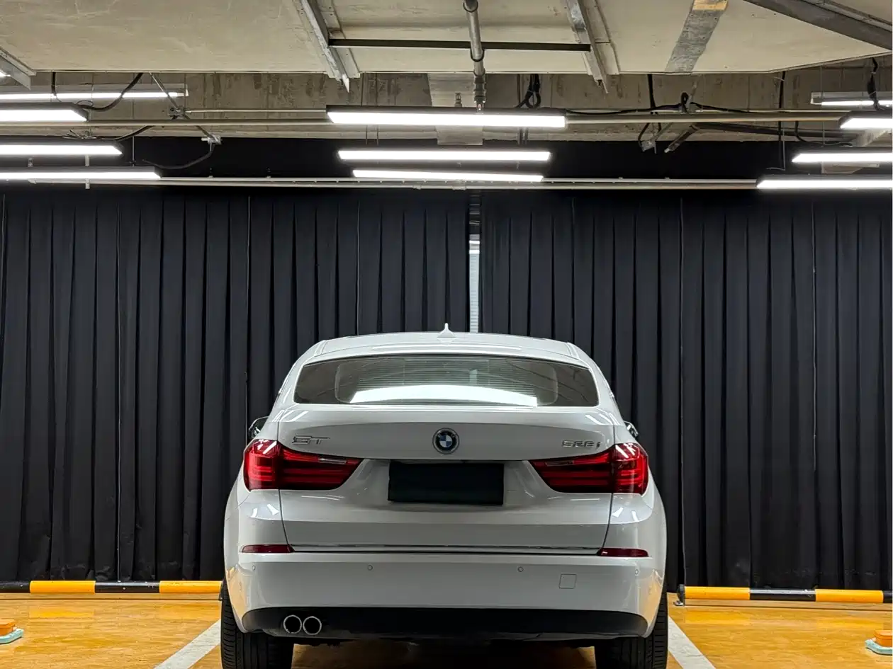 BMW 5 Series GT 2015 528i Luxury фото 17