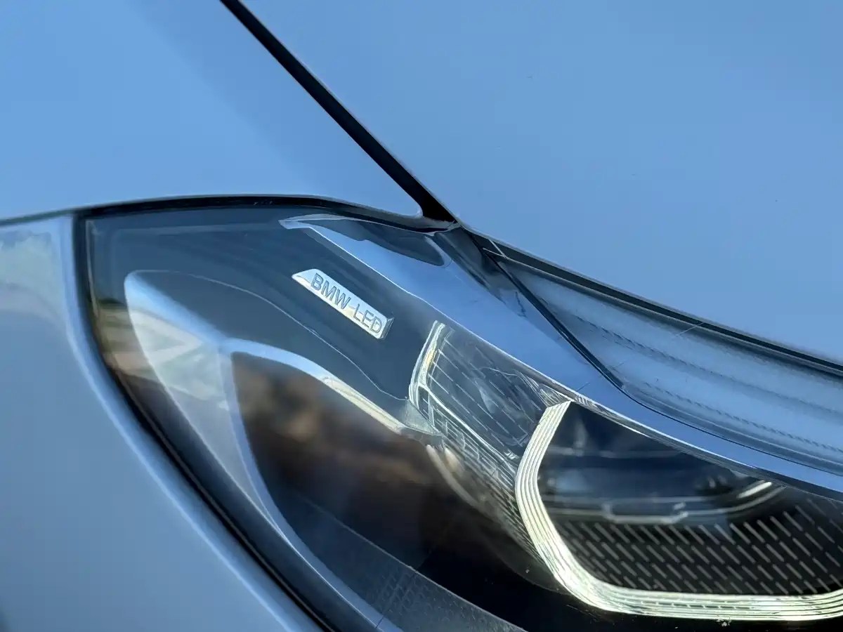 BMW 1 Series 2022 120i M Sport Shadow Edition фото 24
