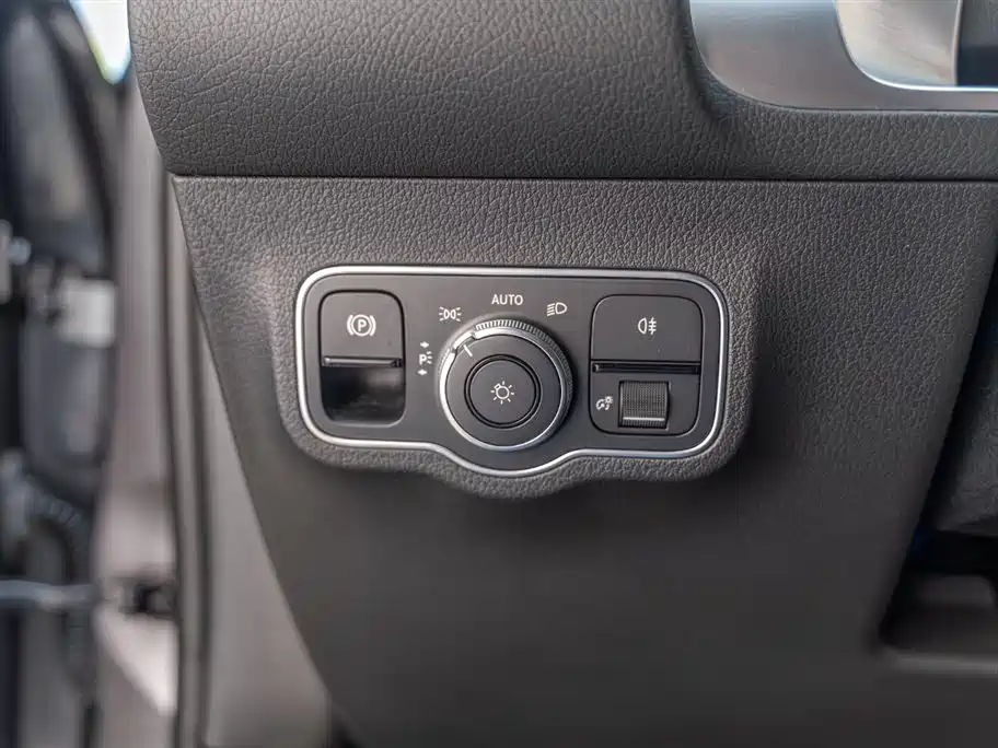 Mercedes-Benz GLB 2022 Facelift II GLB 200 Style фото 20