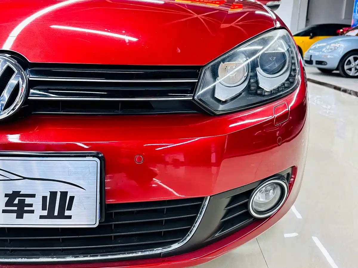 Volkswagen Golf (Import) 2012 1.4TSI Luxury Convertible Edition фото 29