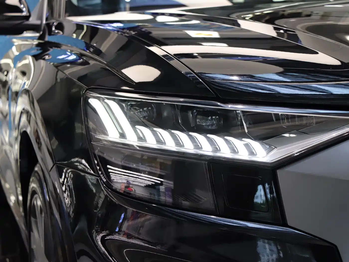 Audi Q8 2022 55 TFSI Luxury Dynamic фото 40