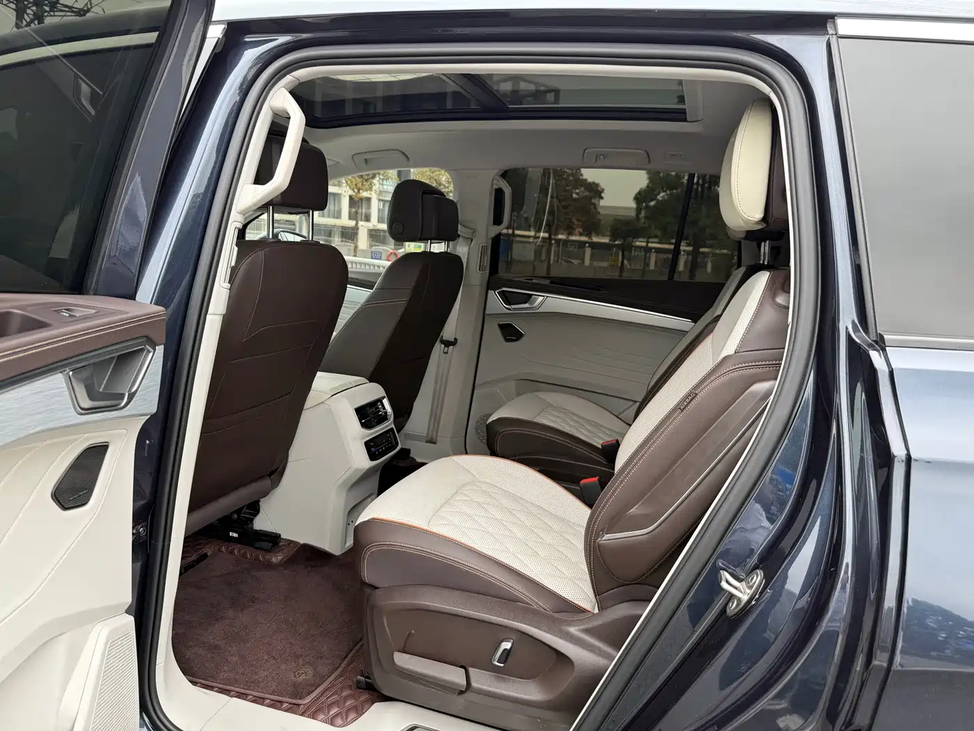 Volkswagen Talagon 2023 Facelift 530TSI 4WD Flagship Victory Pro Edition 6-Seater фото 11