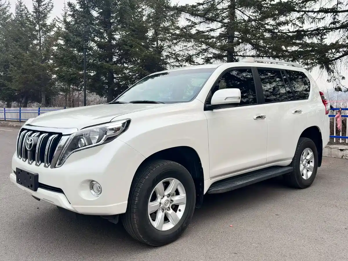 TOYOTA PRADO