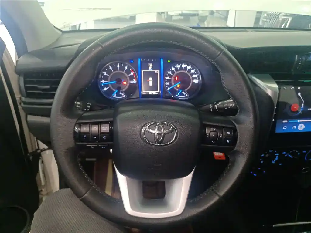 Toyota Fortuner 2016 2.7L Middle East Edition фото 11