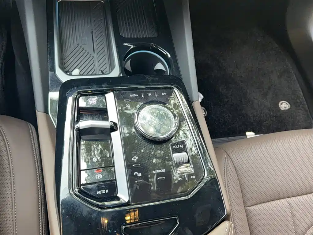 BMW 5 Series 2024 525Li Luxury Package фото 7