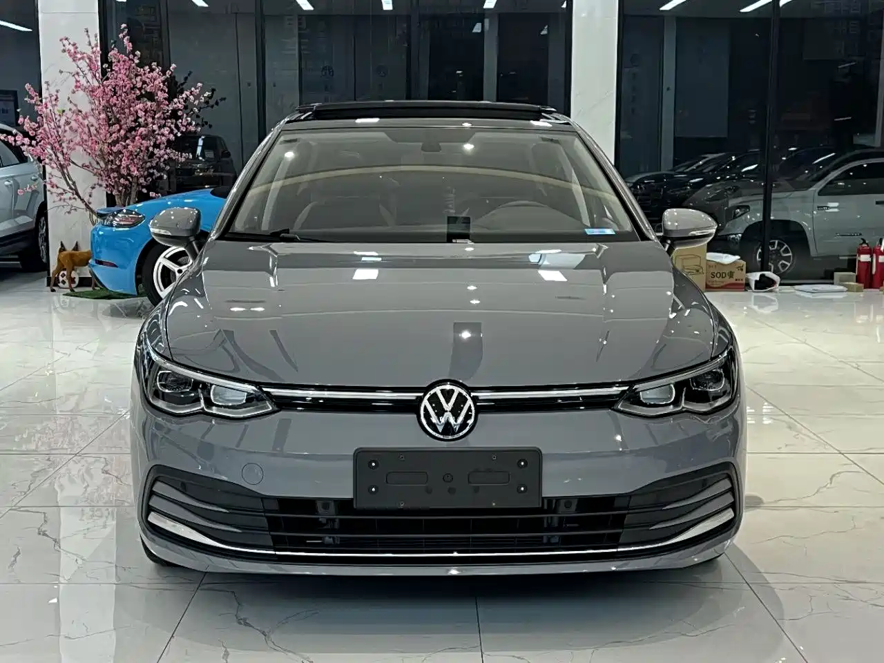 VOLKSWAGEN GOLF
