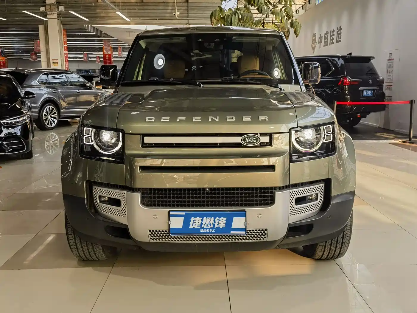 Land Rover Defender 2024 90 3.0T P400 HSE фото 2