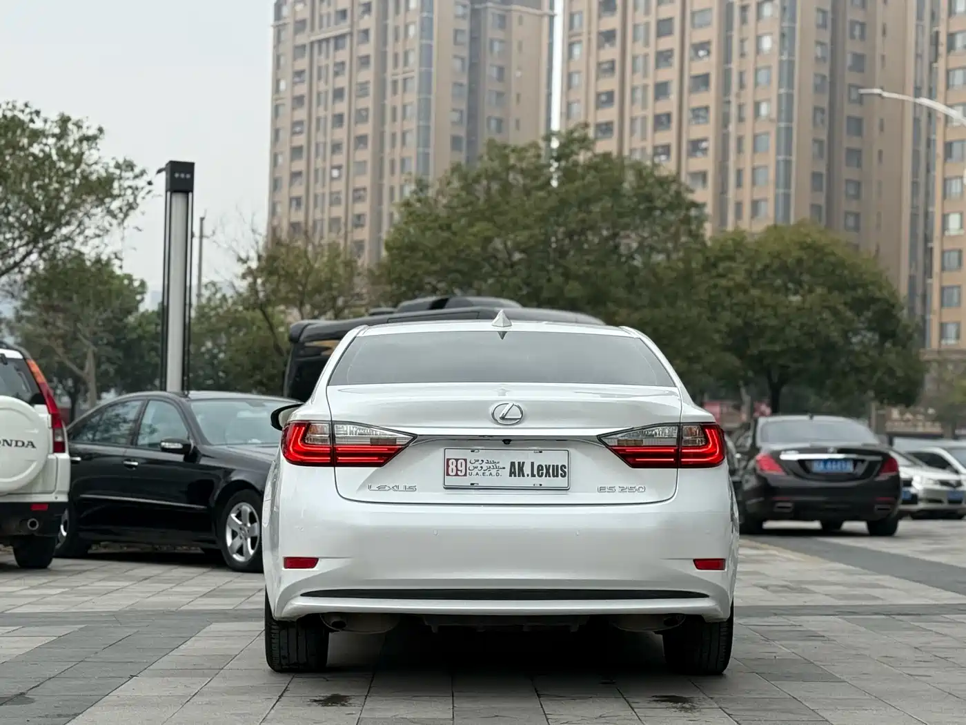 Lexus ES 2015 250 Elegance Edition фото 5