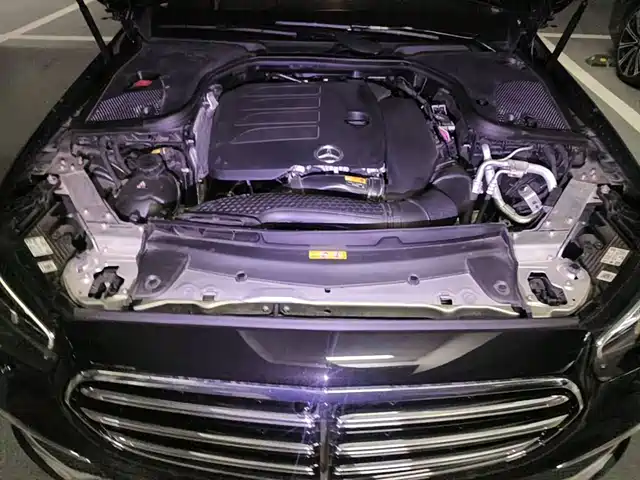 Mercedes-Benz E-Class 2023 E 300 L Luxury — фото 3