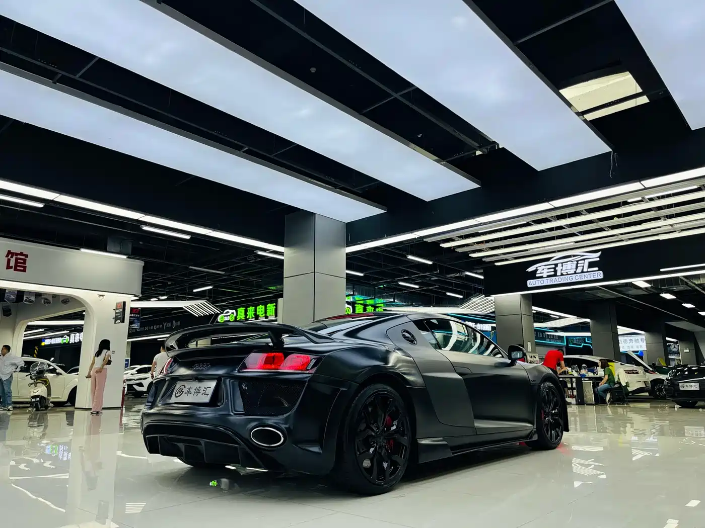 Audi R8 2012 5.2 FSI quattro Limited Edition фото 7