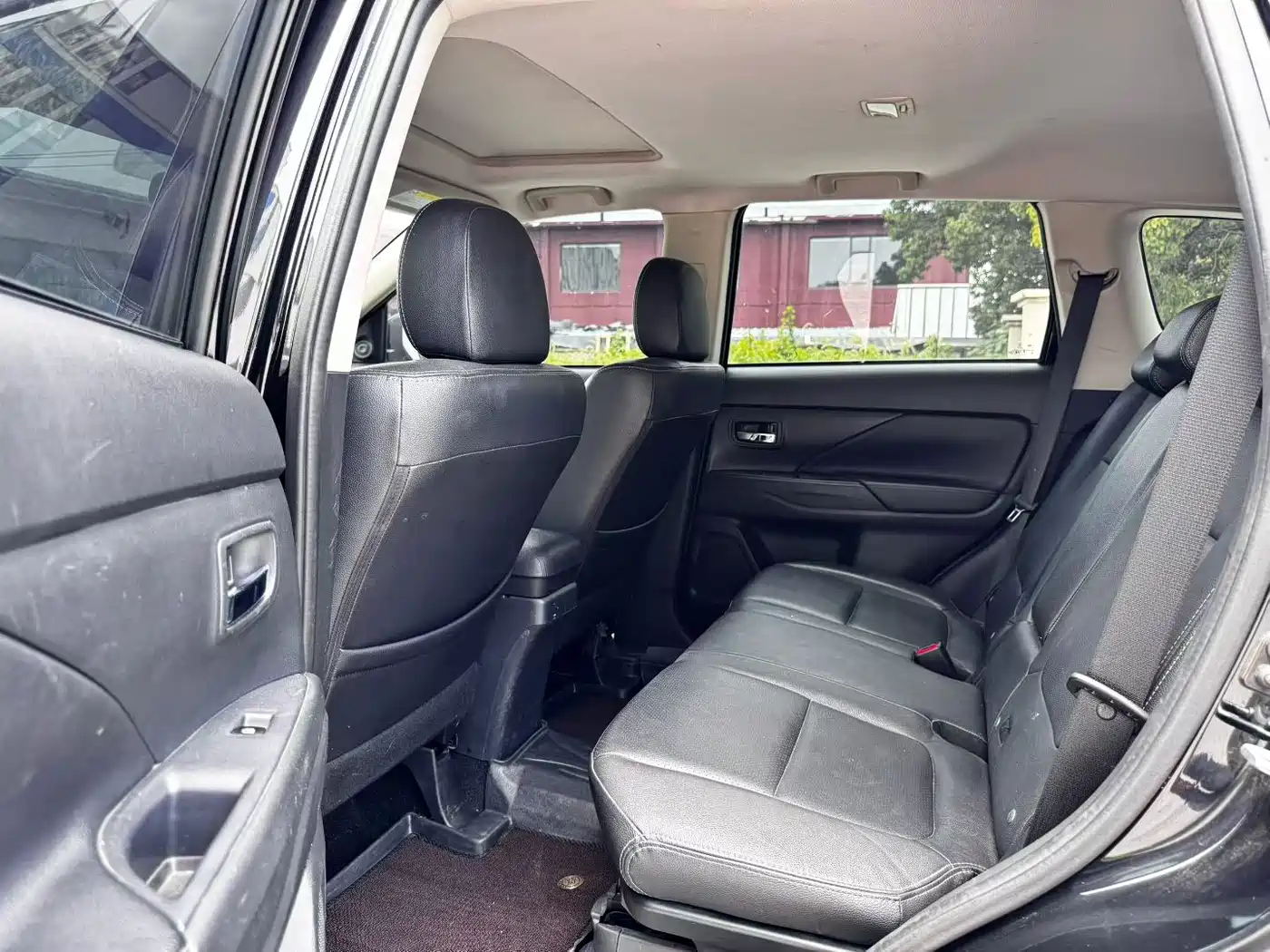 Фото 6 - Mitsubishi Outlander