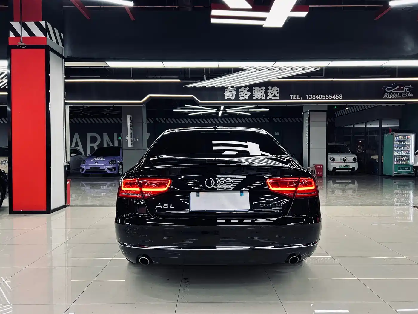 Photo 4 - Audi A8