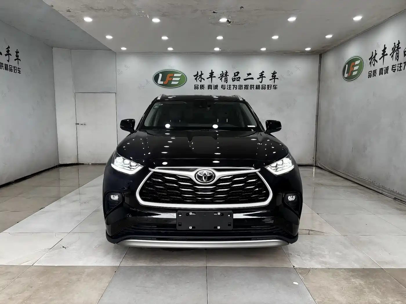 Toyota Highlander 2024 380T AWD Premium 7-Seater фото 2