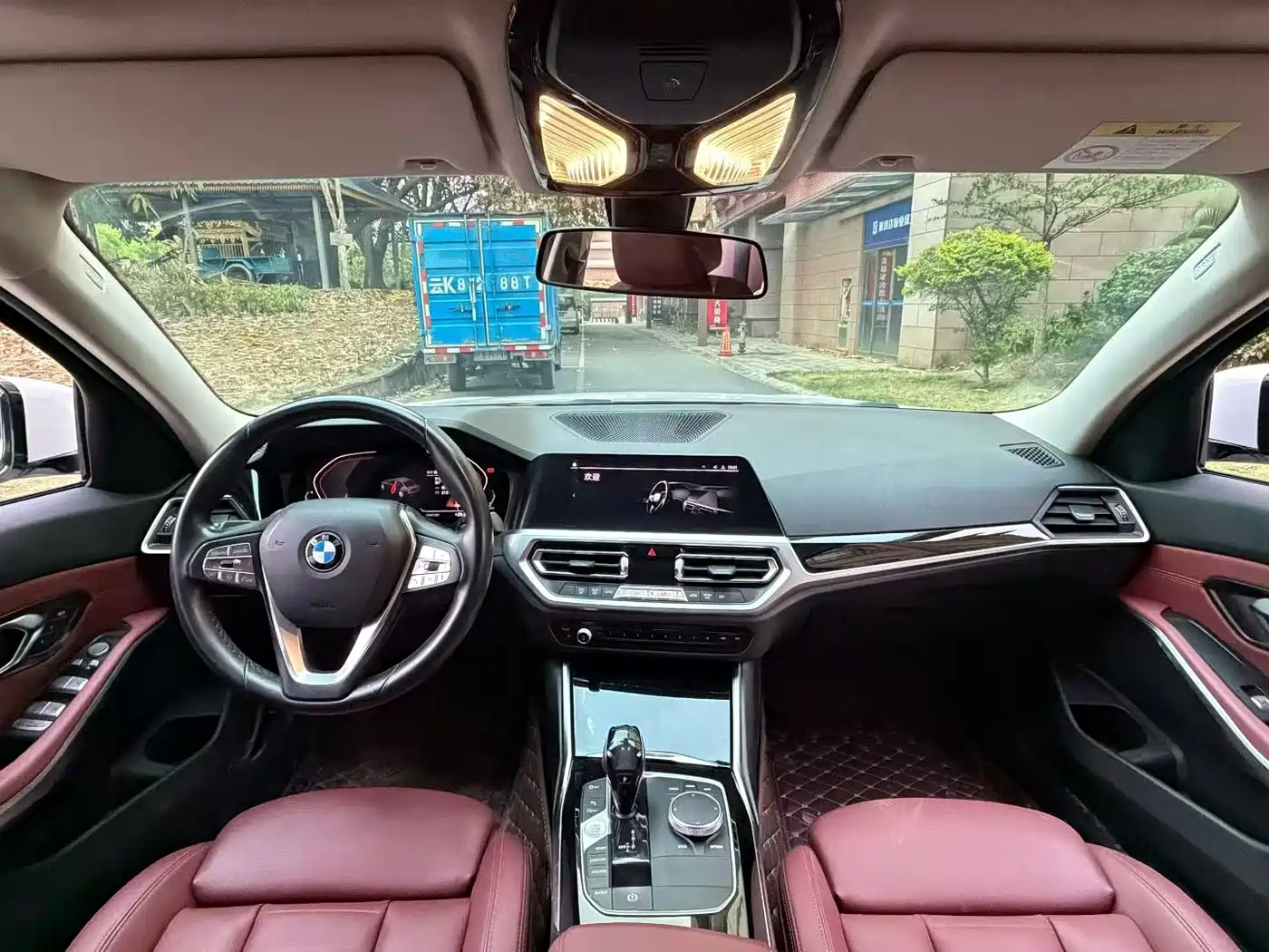 BMW 3 Series 2021 320i Sport Package фото 6