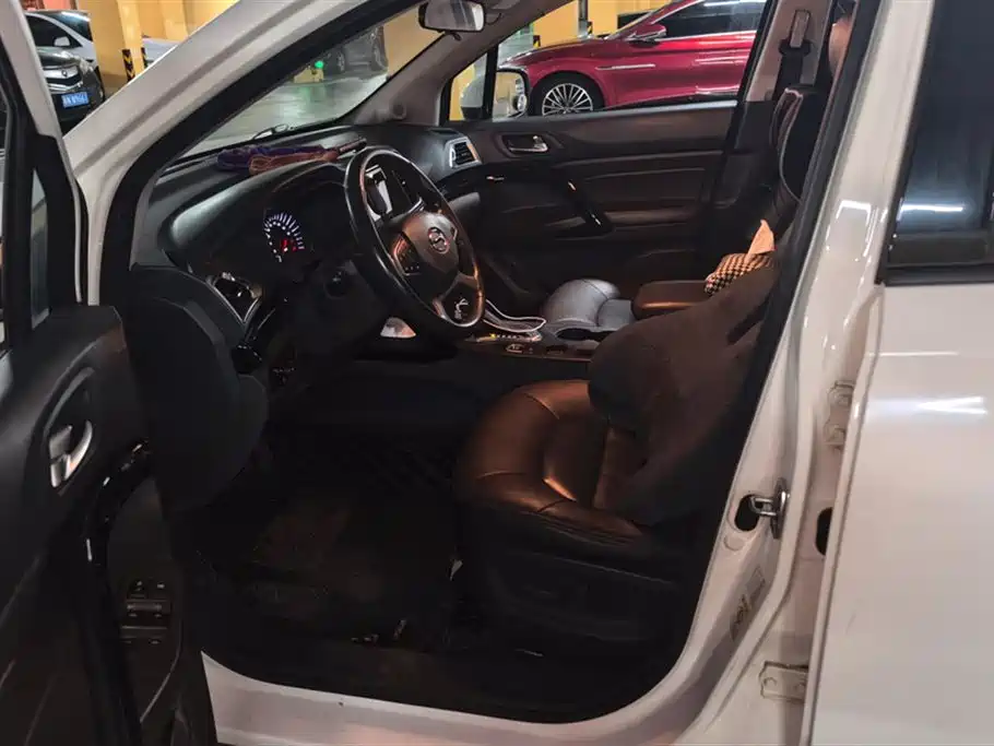 GAC Trumpchi Trumpchi GS4 2016 235T G-DCT Luxury Edition фото 9