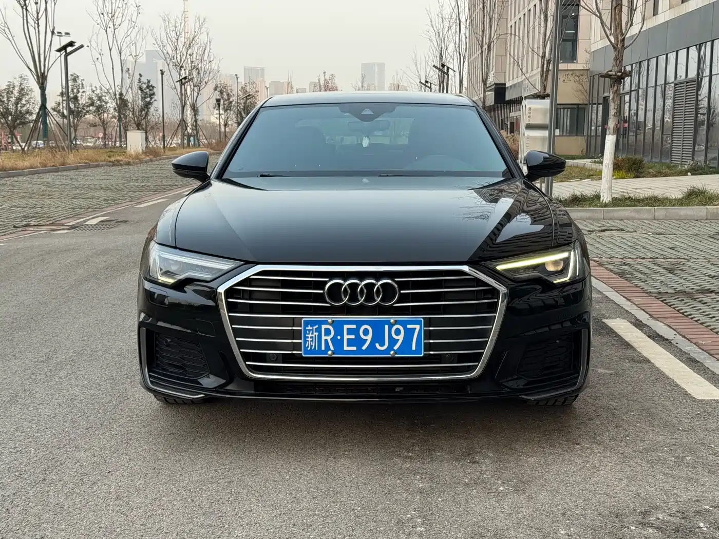Audi A6L 2021 40 TFSI Luxury Sport фото 2