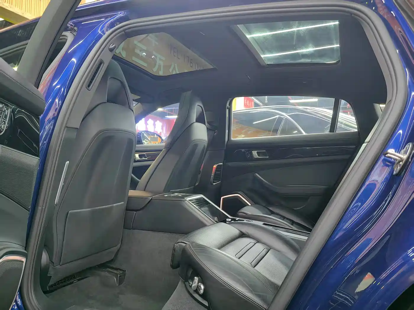 Porsche Panamera 2019 Panamera 4 Executive Long Wheelbase 2.9T фото 16