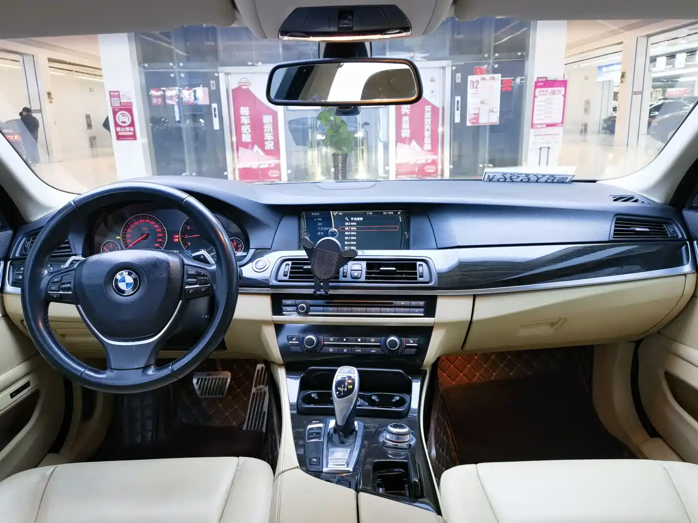 BMW 5 Series 2011 535Li Luxury фото 4