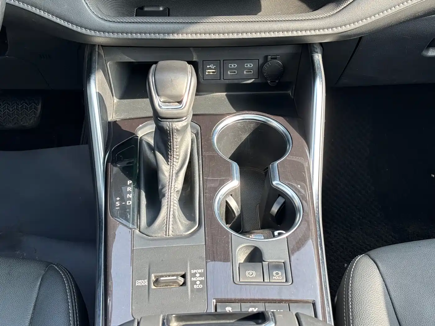 Toyota Crown Kluger 2021 2.5L HEV 4WD Premium фото 9