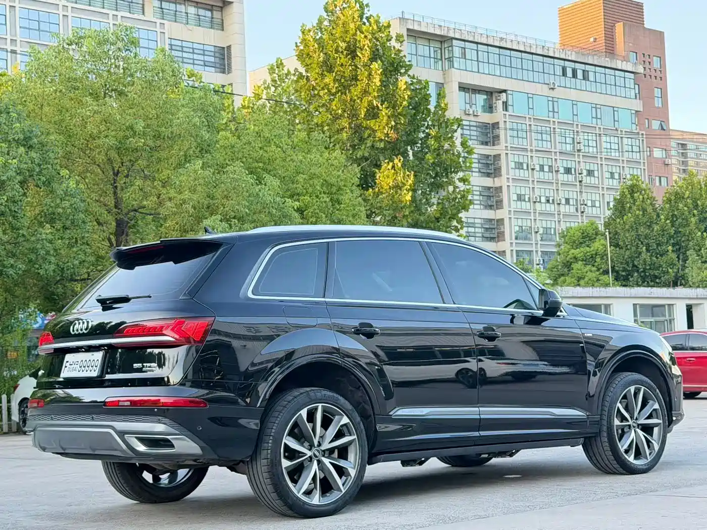 Фото 9 - Audi Q7