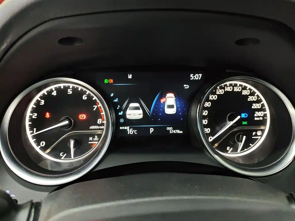 Toyota Camry 2023 2.0G Luxury Edition фото 12