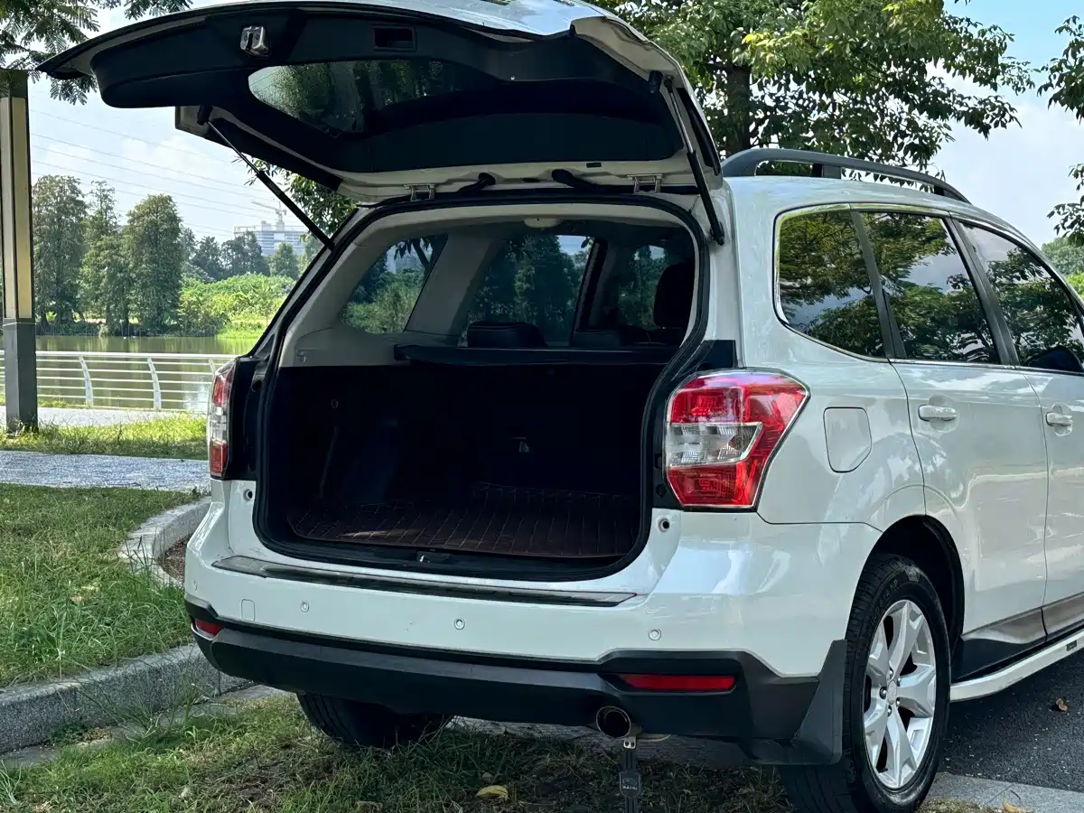 Photo 10 - Subaru Forester