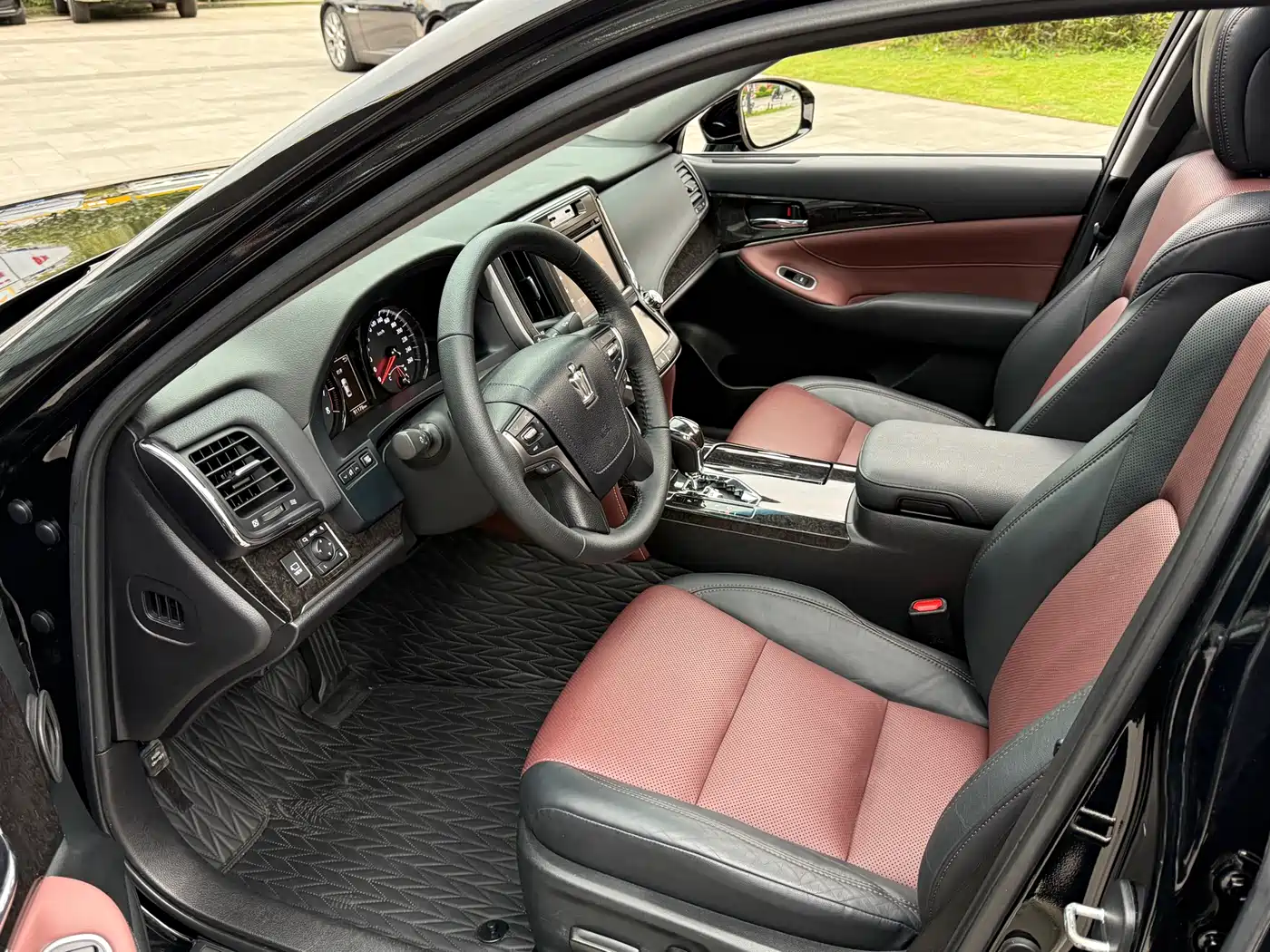 Toyota Crown 2018 2.0T Sport Edition фото 8