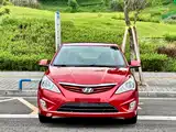 Photo 2 - Hyundai Verna